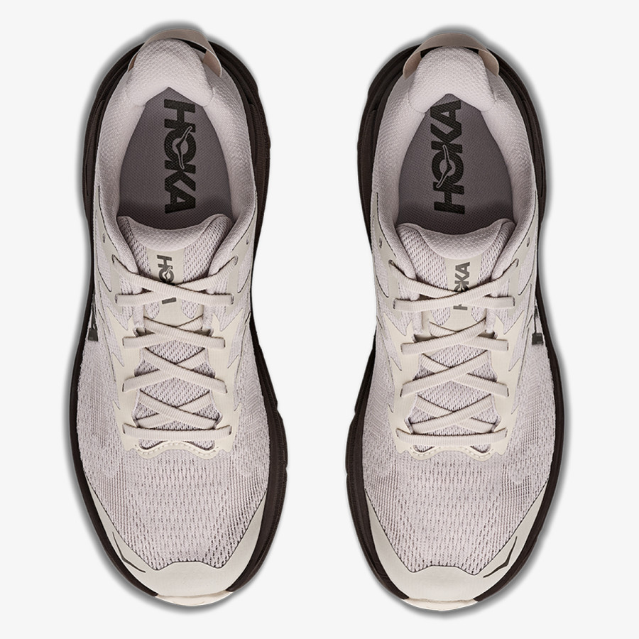 Hoka Challenger8 