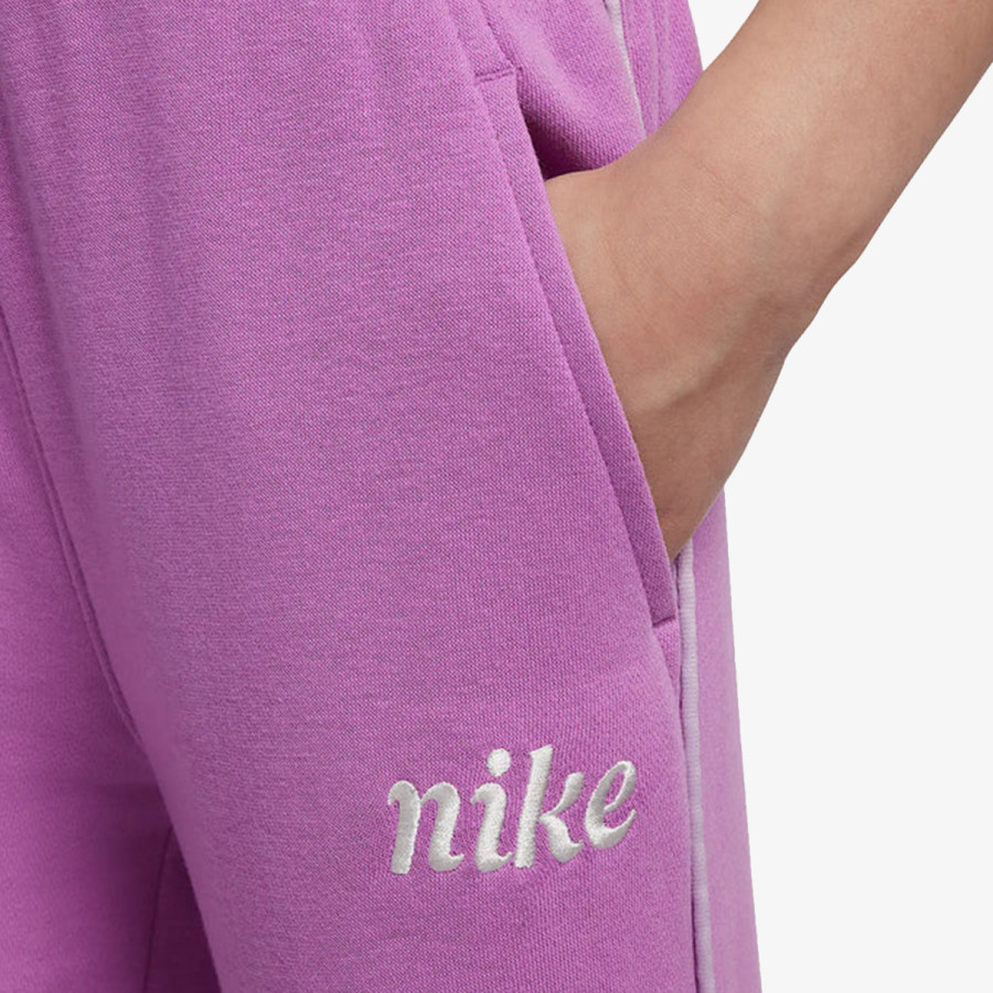 Nike Essentials 