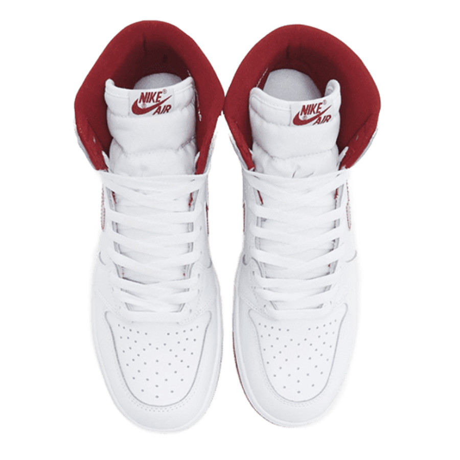 Nike AIR JORDAN 1 HI 85 
