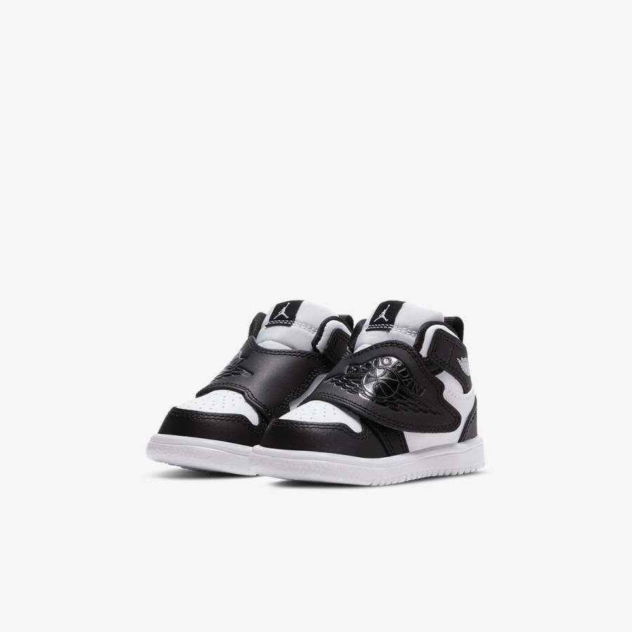Nike SKY JORDAN 1 BT 