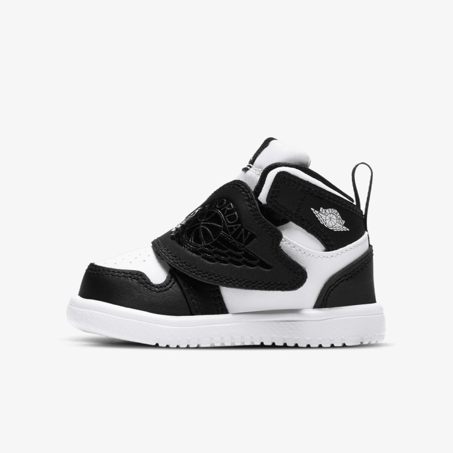 Nike SKY JORDAN 1 BT 