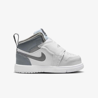Nike SKY JORDAN 1 BT 