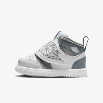 Nike SKY JORDAN 1 BT 