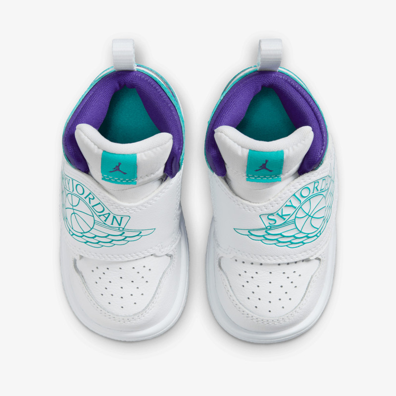 Nike SKY JORDAN 1 BT 