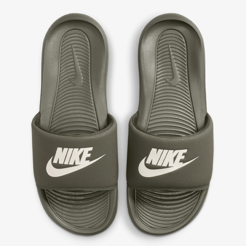Nike Victori One 