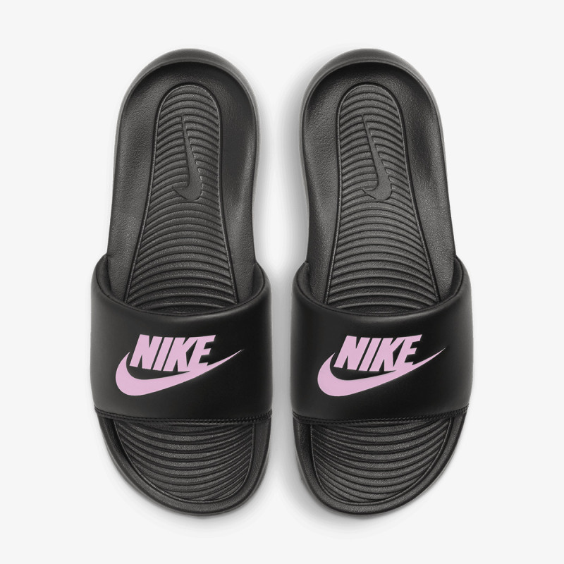 Nike Victori One 