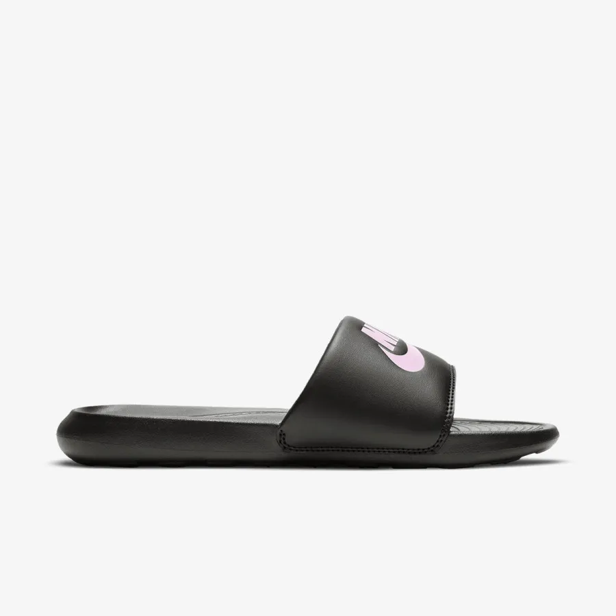 Nike VICTORI ONE 