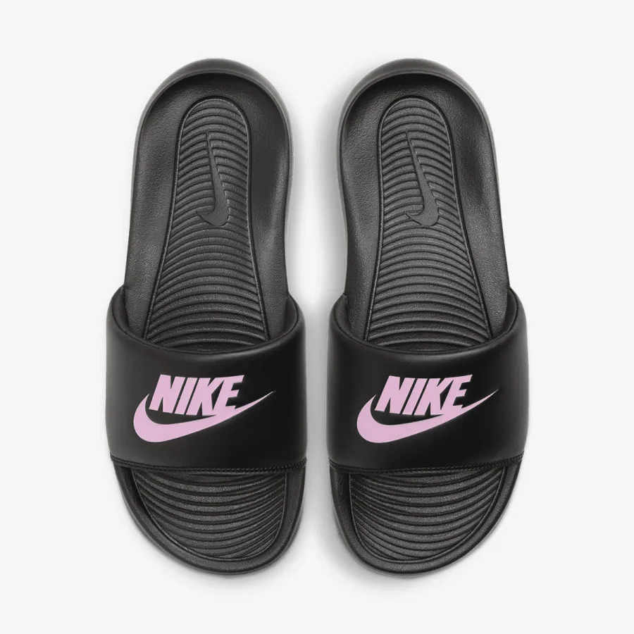 Nike VICTORI ONE 