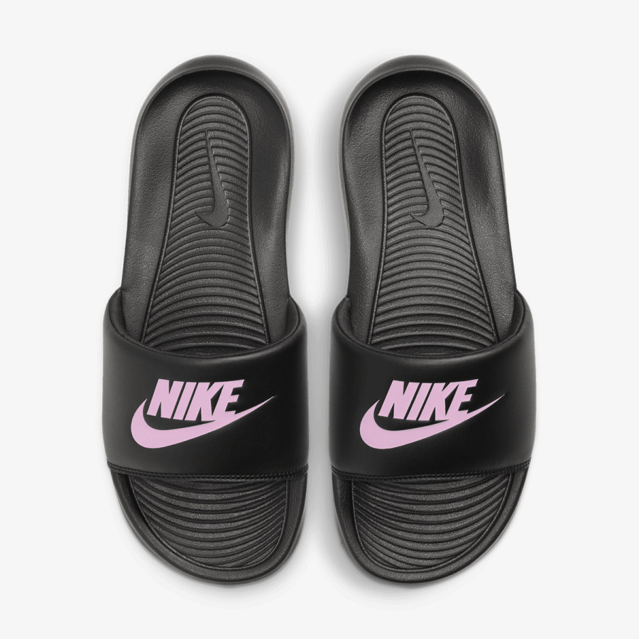 Nike Victori One 