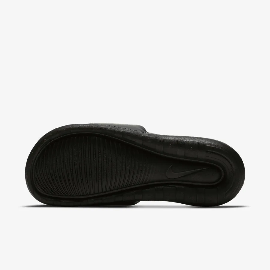 Nike VICTORI ONE 