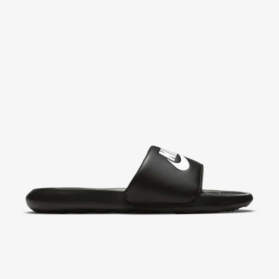 Nike VICTORI ONE 