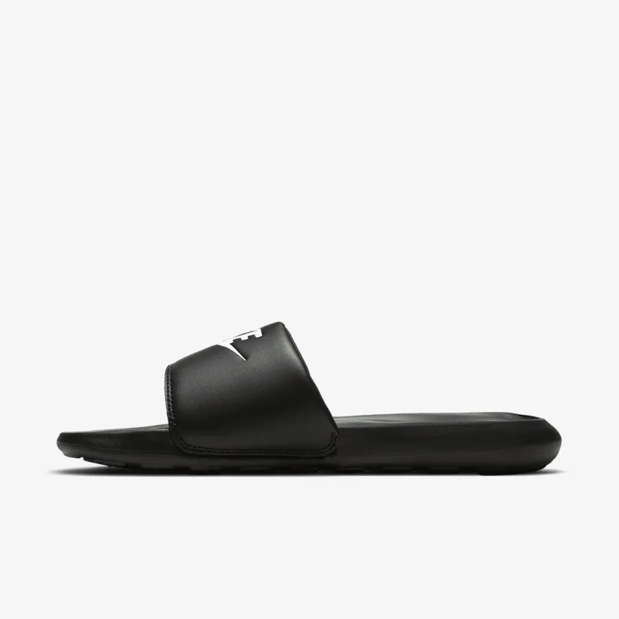 Nike VICTORI ONE 
