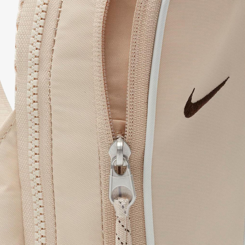 Nike Essentials 