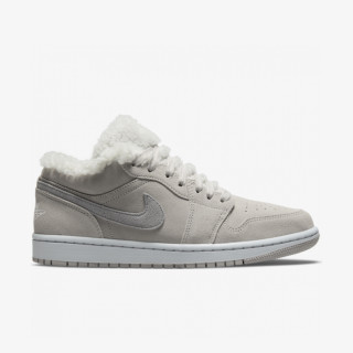 Nike WMNS AIR JORDAN 1 LOW SE V2 