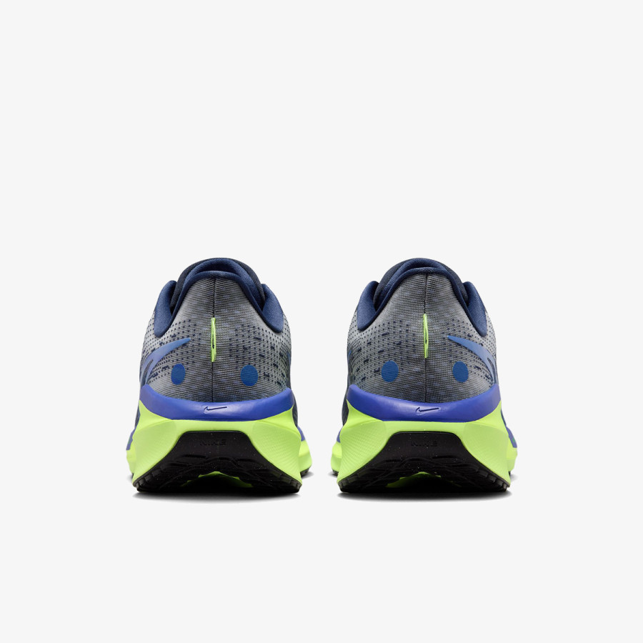 Nike Vomero 17 