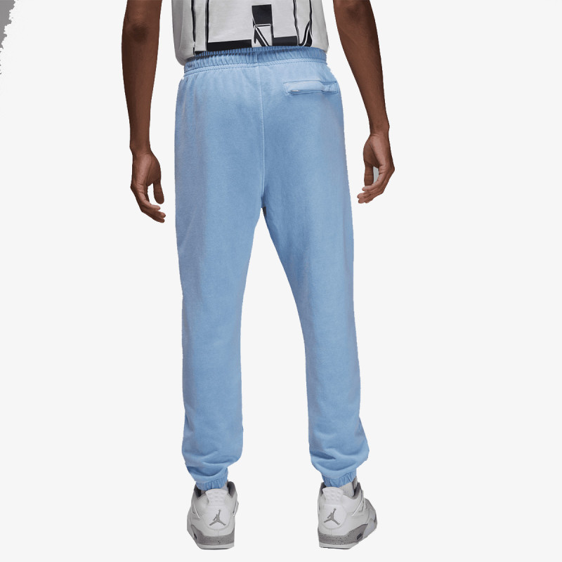 Nike Essentials 