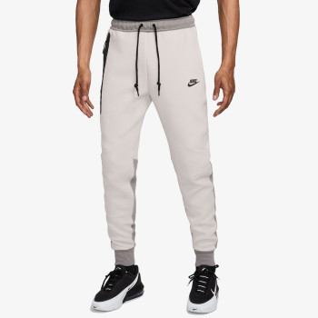 Nike Tech Fleece 