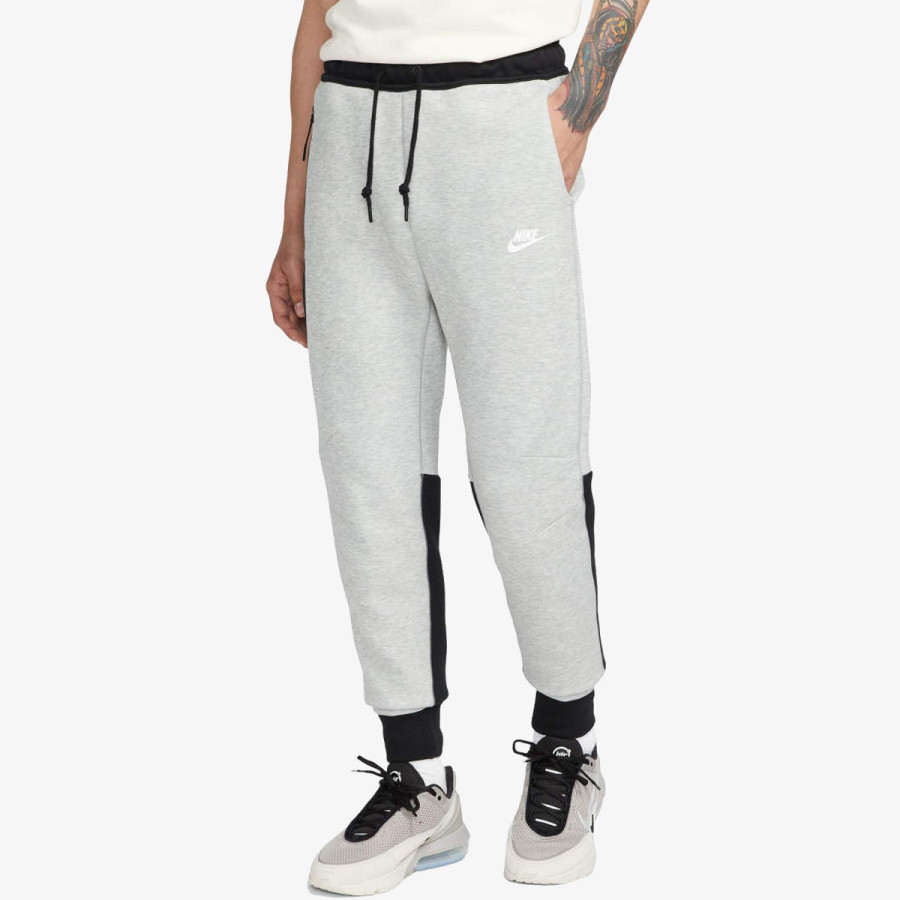 Nike Sportswear Tech Fleece 