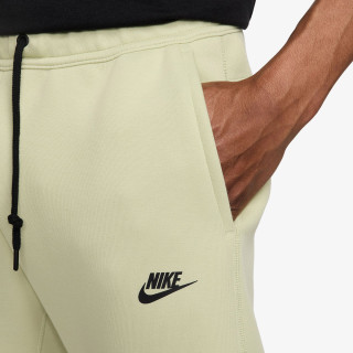 Nike Tech Fleece 