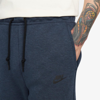 Nike Tech Fleece 