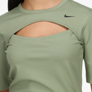 Nike Sportswear Essentials 