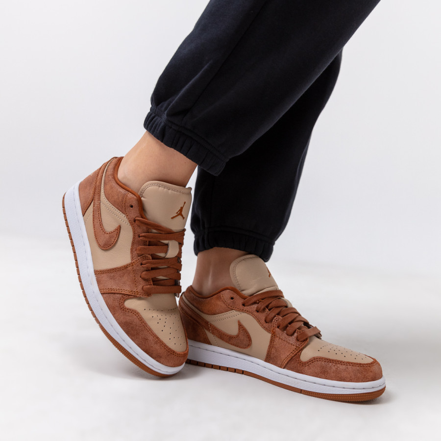 Nike Air Jordan 1 Low SE 