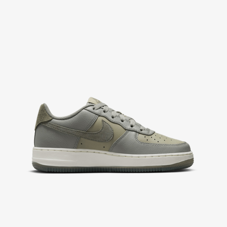 Nike Air Force 1 LV8 