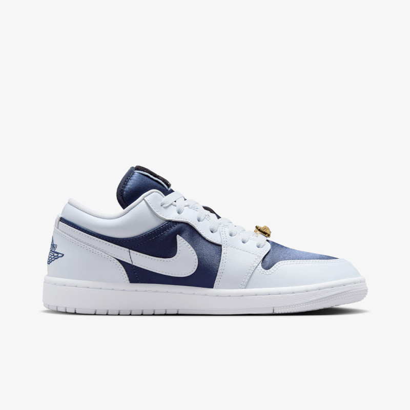 Nike WMNS AIR JORDAN 1 LOW SE 