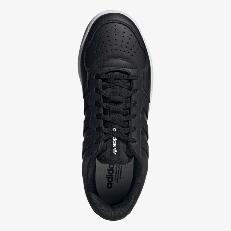 adidas COURTIC 