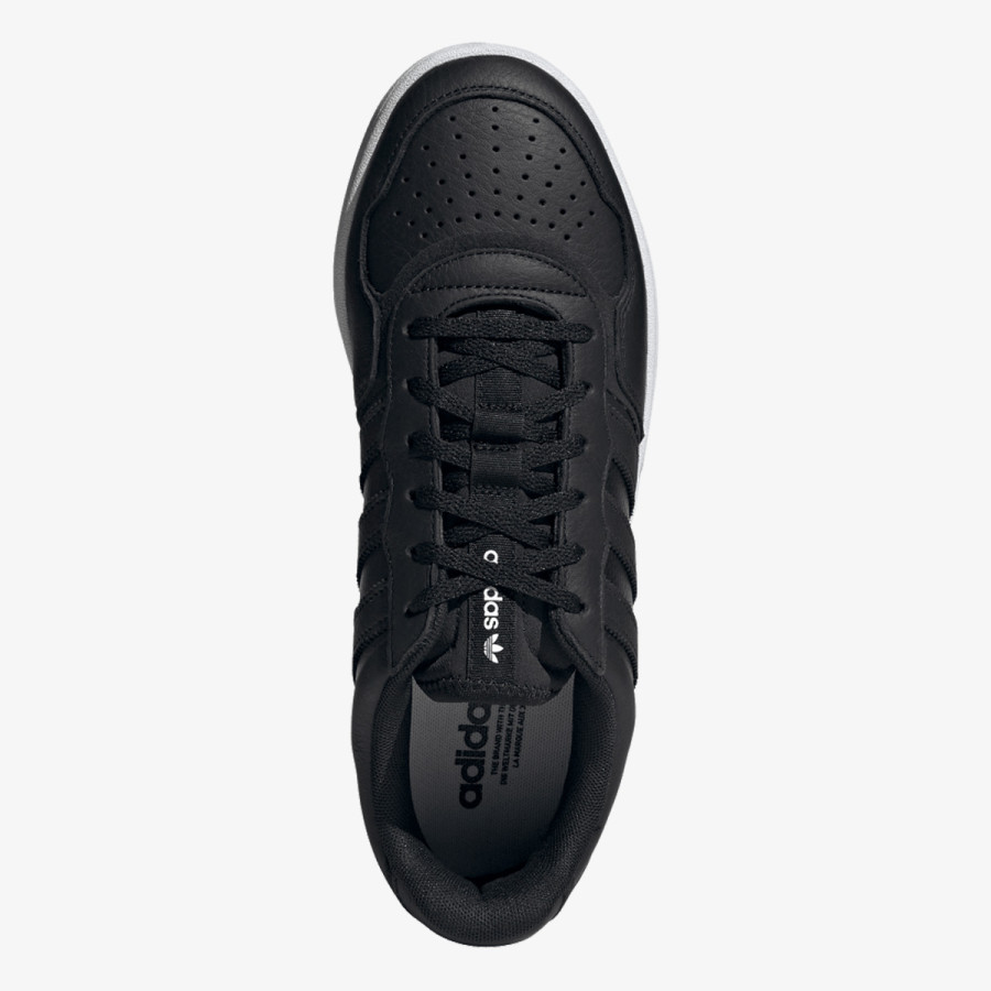 adidas COURTIC 