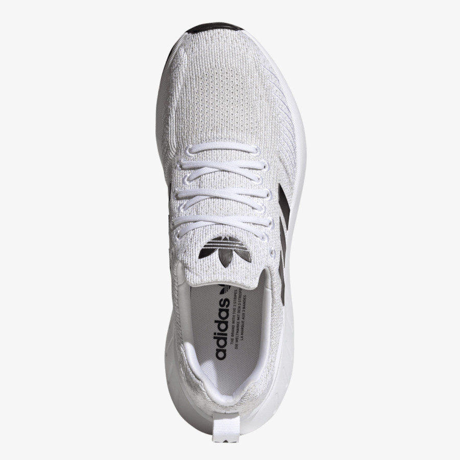 adidas SWIFT RUN 22 