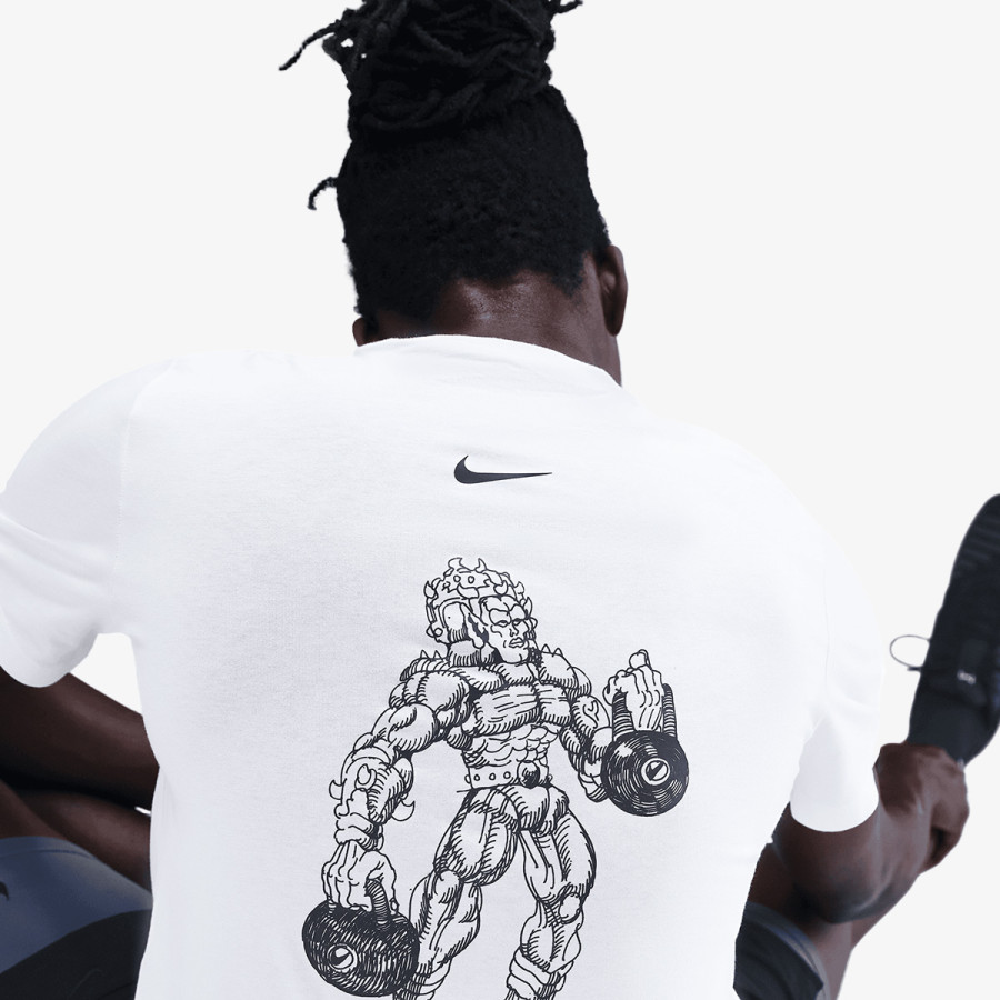 Nike M NK TEE IYKYK FITNESS HO25 