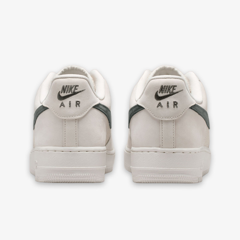 Nike AIR FORCE 1 '07 LV8 