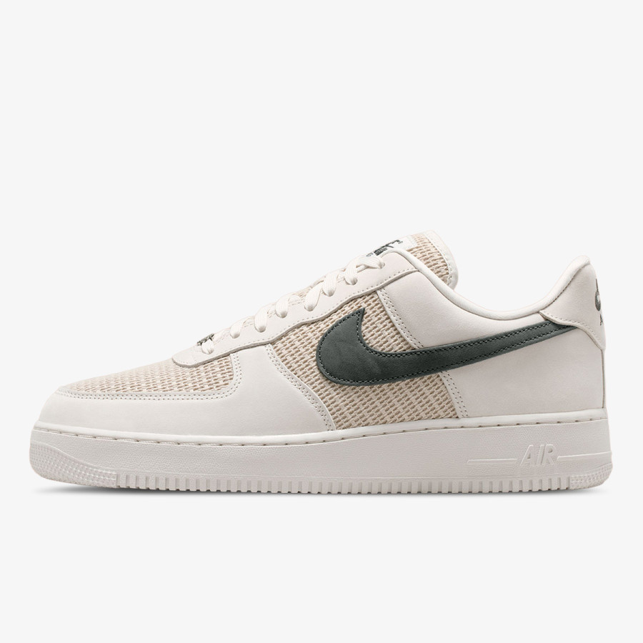 Nike AIR FORCE 1 '07 LV8 