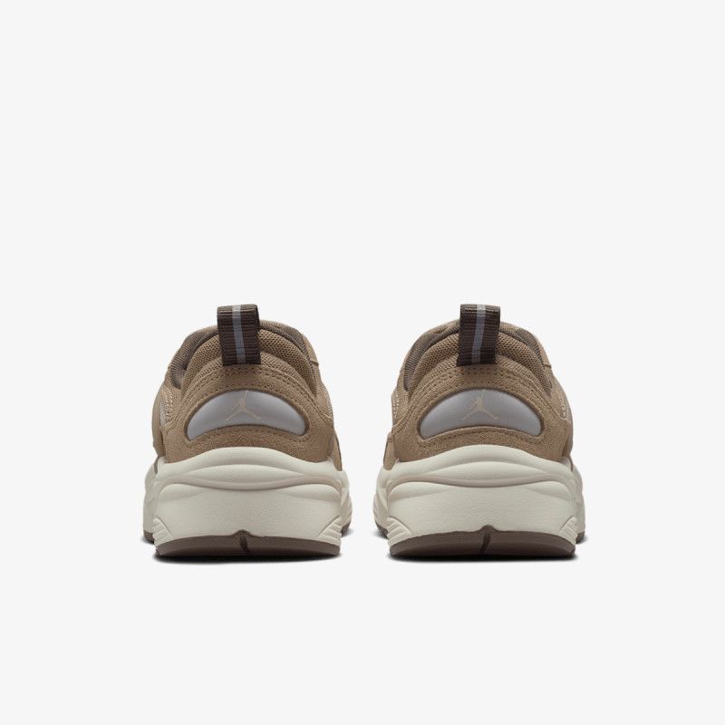 Nike WMNS JORDAN TRUNNER O/S 