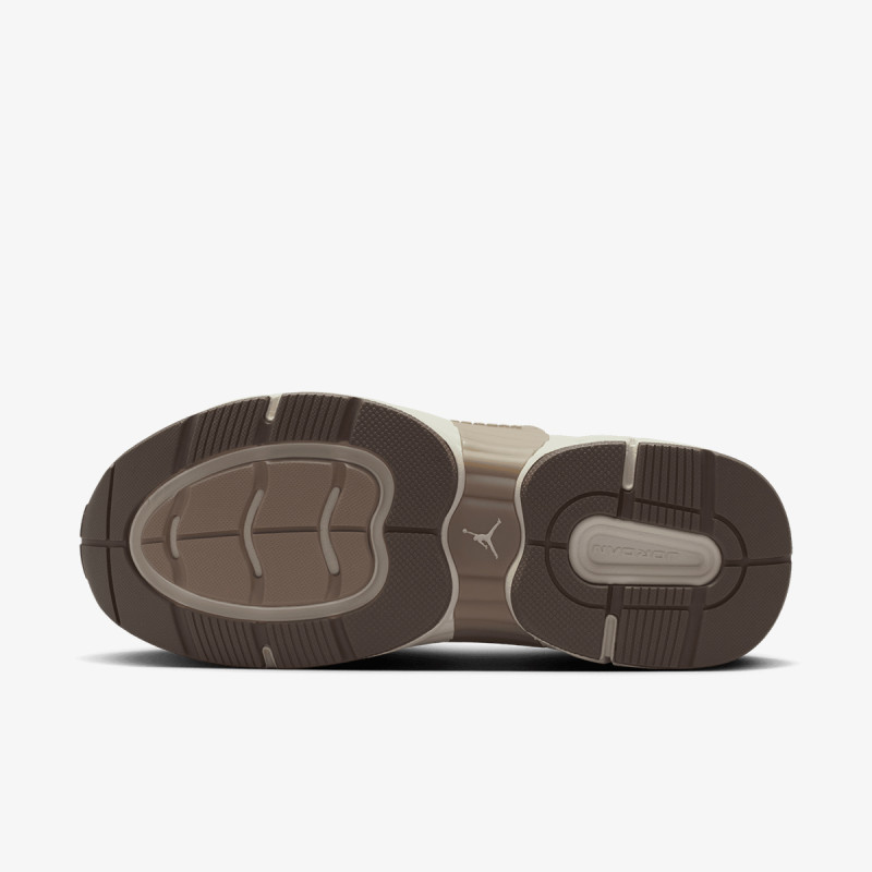 Nike WMNS JORDAN TRUNNER O/S 