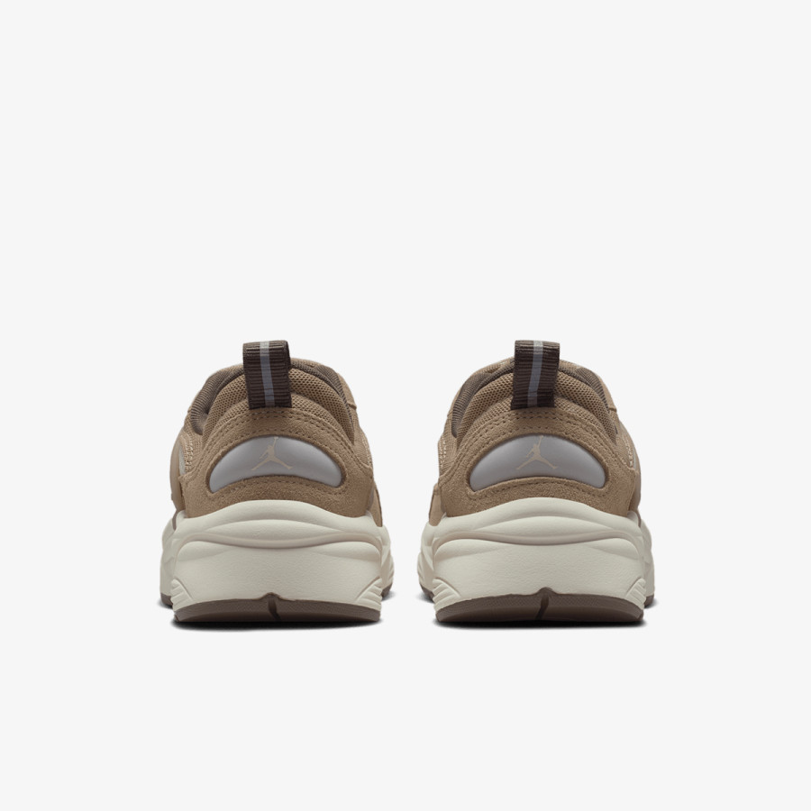 Nike WMNS JORDAN TRUNNER O/S 