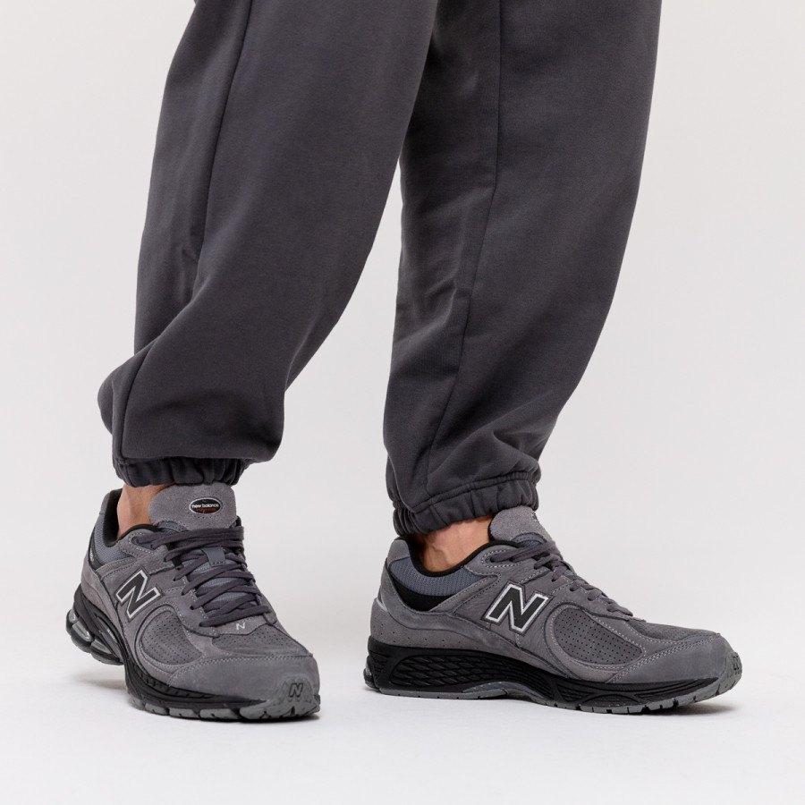 New Balance 2002R 