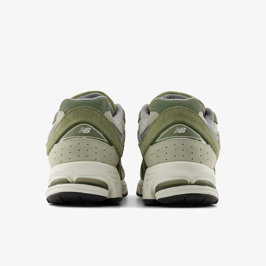 New Balance 2002R 